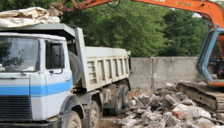Вывоз строительного мусора с участка в Павлово недорого от 1544 руб. | 2Землекопа-Пвв
